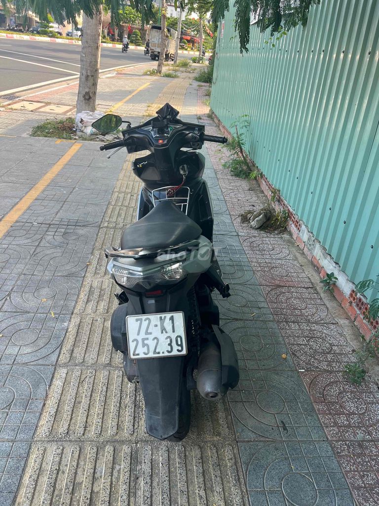 Фото 2: Honda Air Blade 2014 125cc серебристо-черный