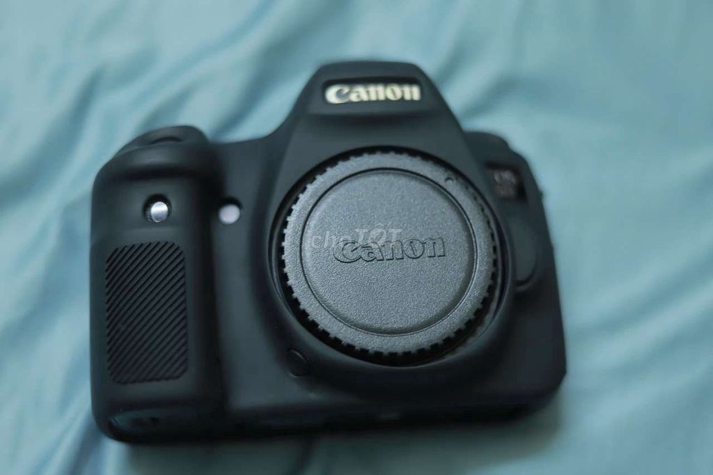 Корпус Canon 6D черный с 2 аккумуляторами и зарядкой