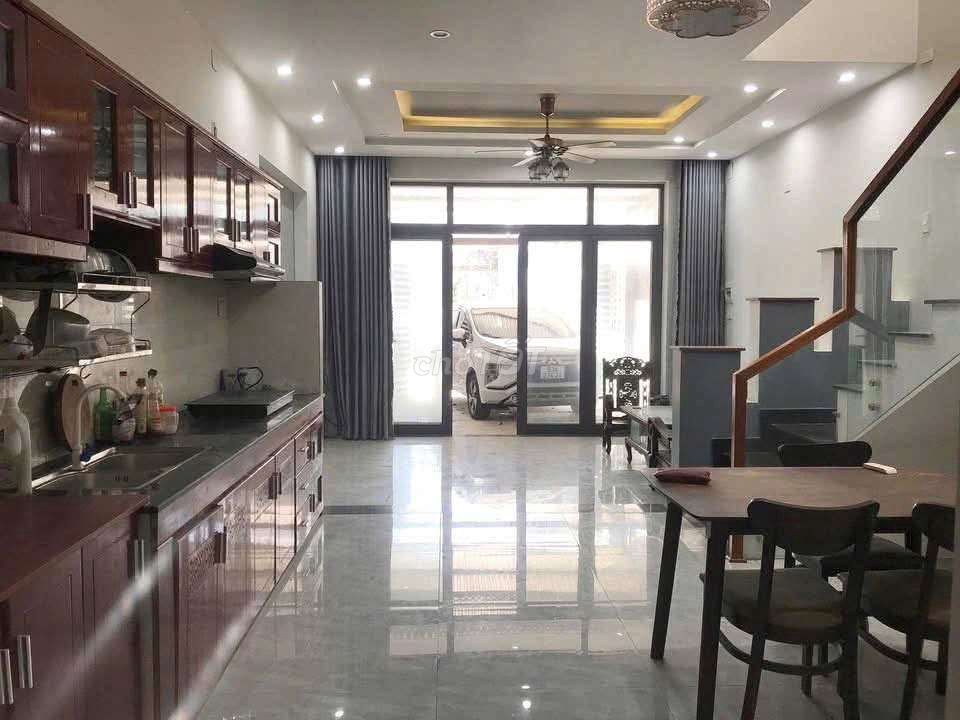 Аренда 2-этажного дома в Да Ман Донг, рядом с Crowne Plaza, у моря Нгу Хань Шон