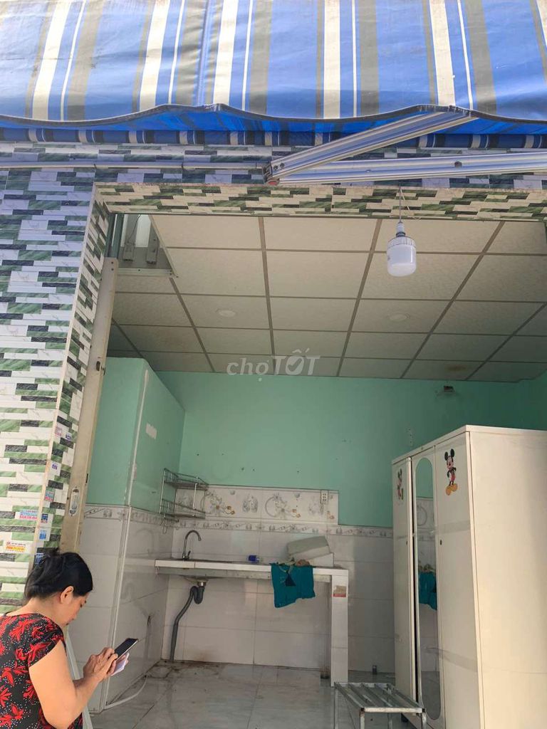 Собственник сдаёт дом в переулке для автомобилей, улица Ле Чонг Тан, Биньтан