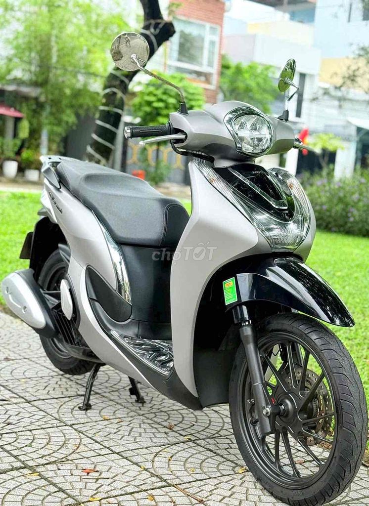 Фото 2: Honda Sh mode ABS Вьетнам, серебристый