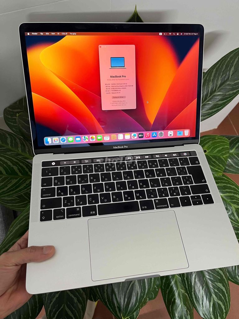 Фото 2: Macbook Pro 13 дюймов 2019 i5 8GB/256GB с Touch Bar