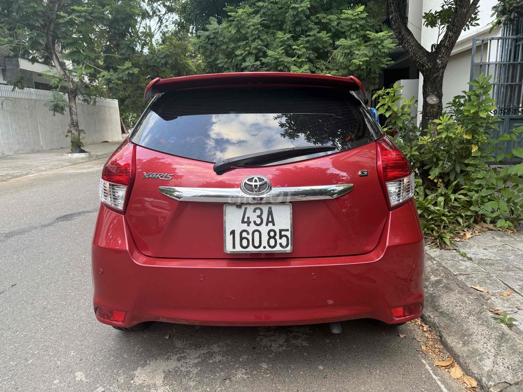 Фото 2: Toyota Yaris 1.3G 2015 Автомат Красный