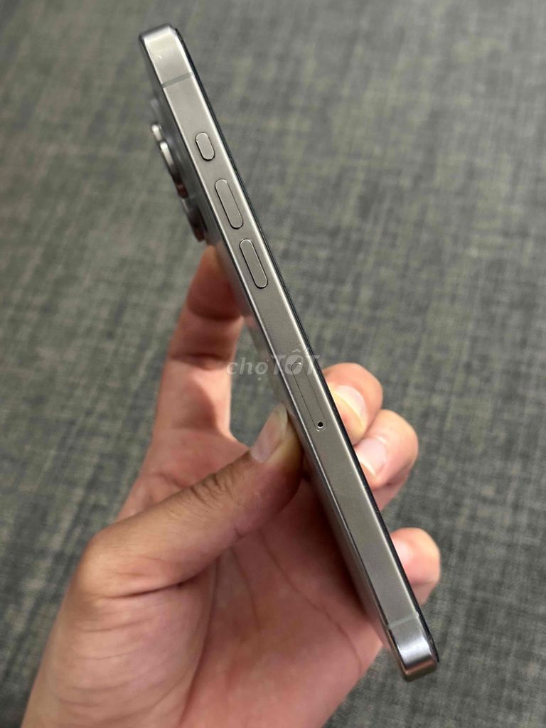 Фото 2: Apple iPhone 15 Pro Max 256GB Серый
