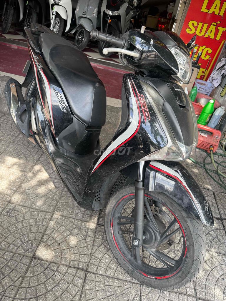 Фото 3: Honda SH 2018 Черный