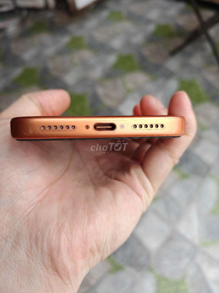 Фото 2: Apple iPhone 17 Pro Max 256GB оранжевый космос
