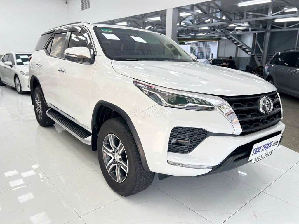Фото 2: Toyota Fortuner 2.4 AT 2022 Белый 7 мест