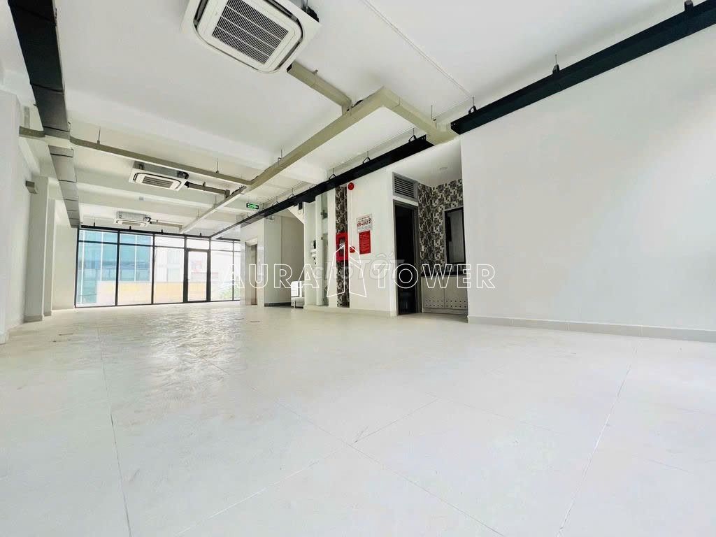 Фото 3: Сдается дом, фасад Lê Trung Nghĩa * 8x20м * 1 первый этаж 5 этажей * лифт