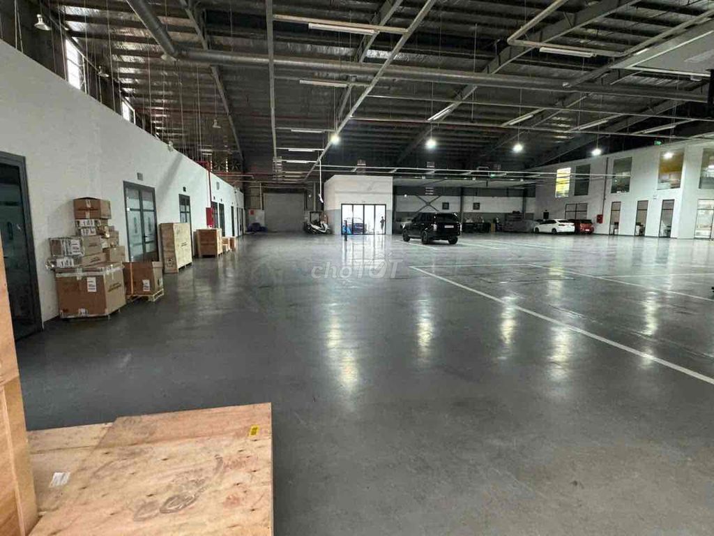 СКЛАД ЦЕХ HL2 - (2.700 м²) ПОДЪЕЗД ДЛЯ КОНТЕЙНЕРОВ