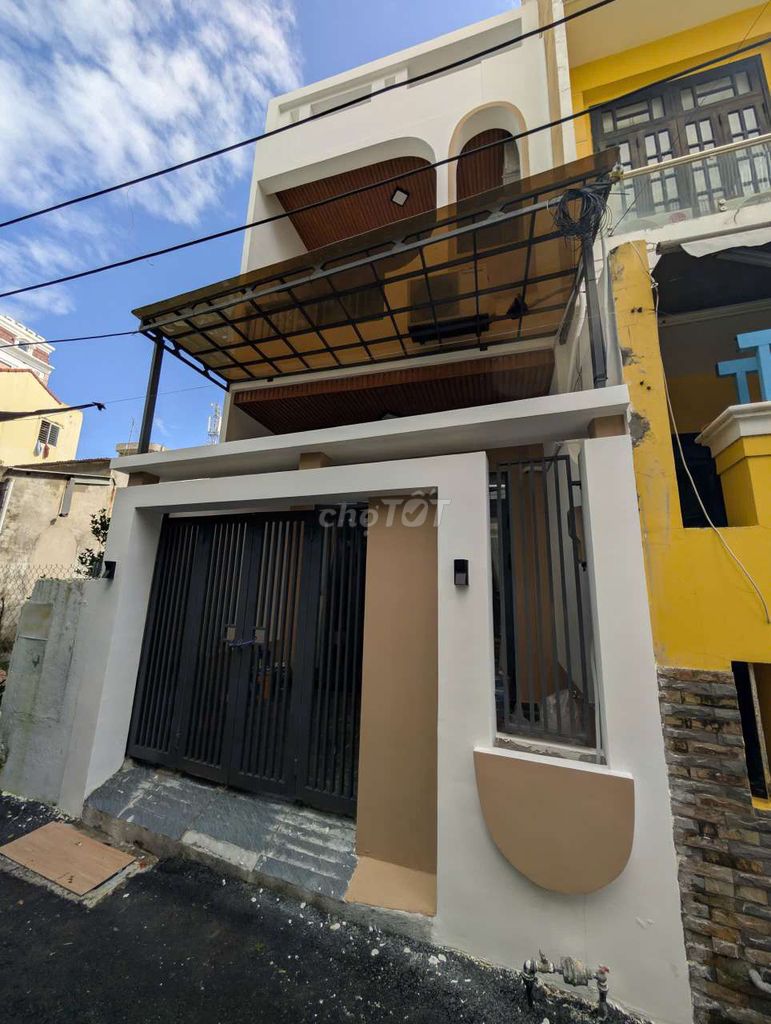 🏡 Сдаётся новый 2-этажный дом у моря - переулок Во Нгуен Зяпа