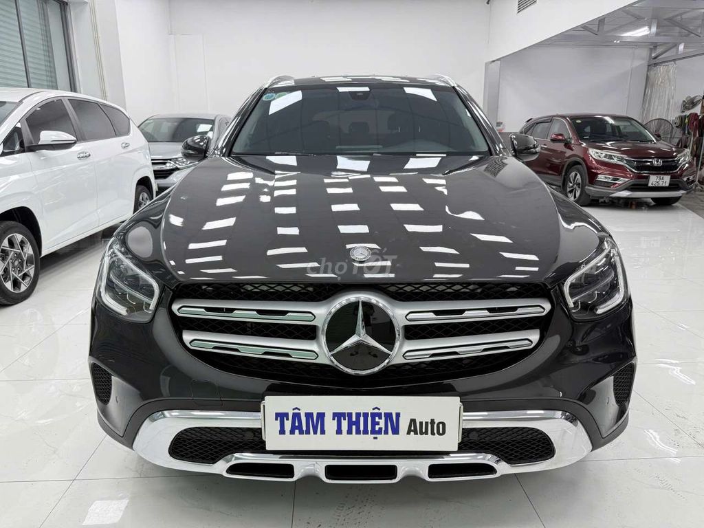 Mercedes-Benz GLC 200 2021, серый, 65000 км