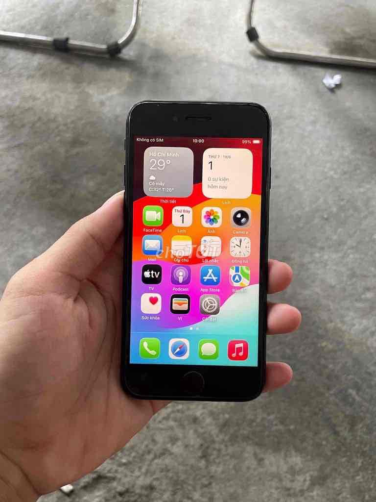 Фото 2: Apple iPhone SE черный A13 Bionic 73%
