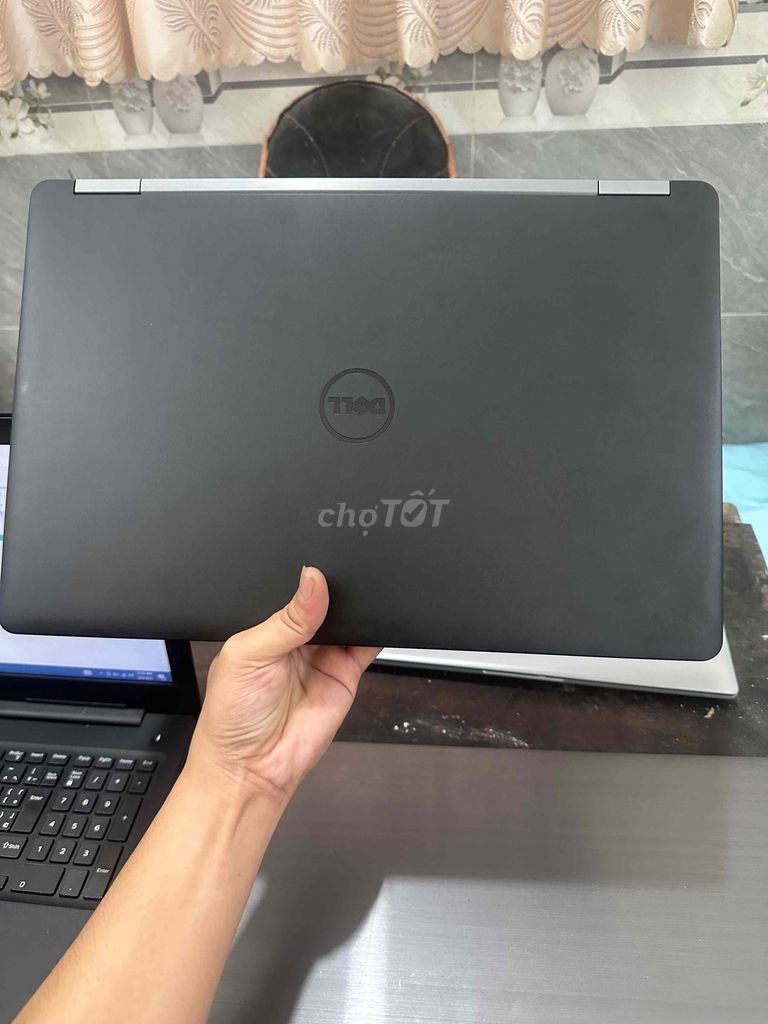 Dell Latitude 5570 i7-6600U 15.6 дюймов 8GB/240GB