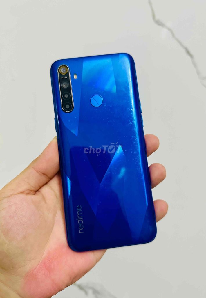 Realme Realme 5 64GB, долгая батарея 5000mAh