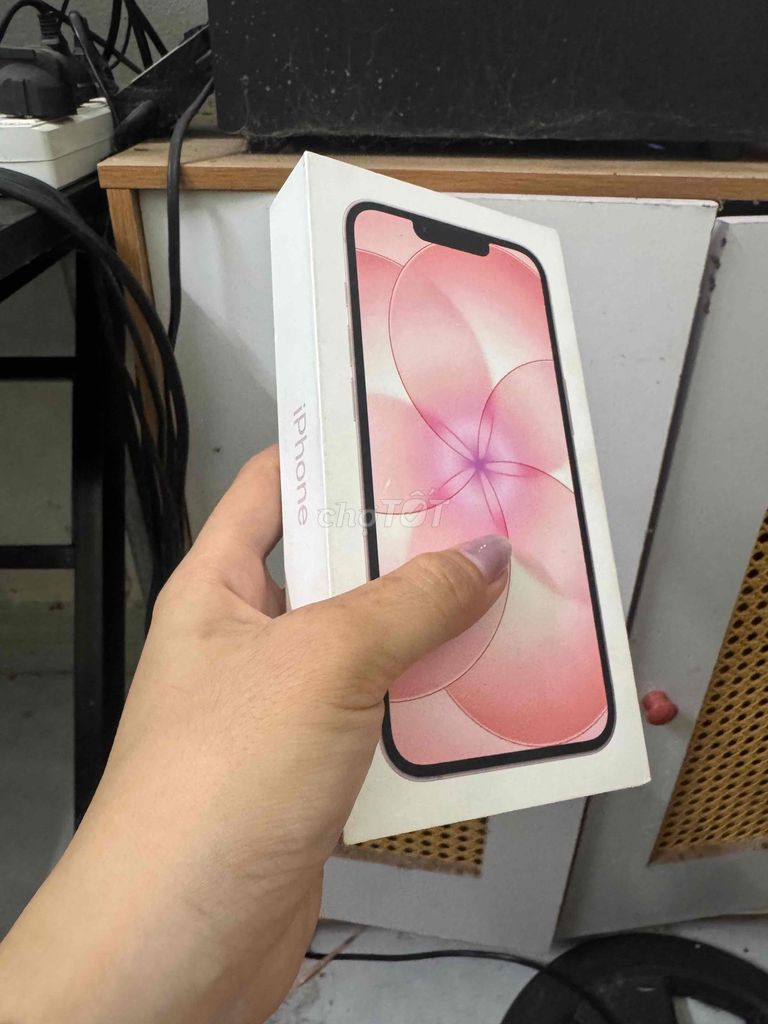 Фото 2: Apple iPhone 17e 512GB Розовый Новый