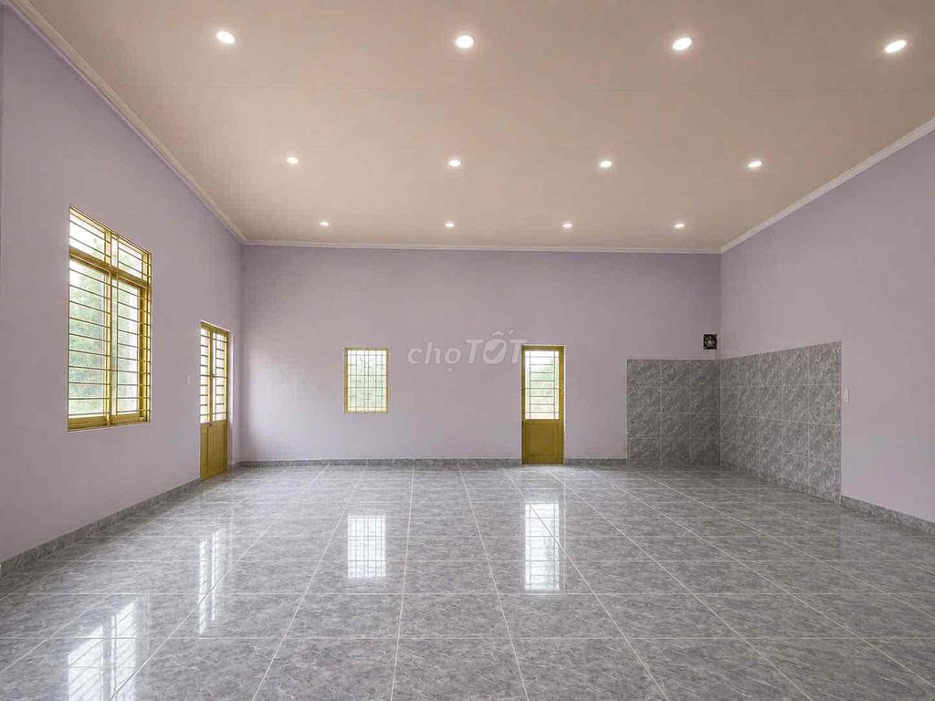 Фото 2: Аренда коммерческого помещения 160 м², 2 фасада на улице Ми Ан, у реки, красивое место