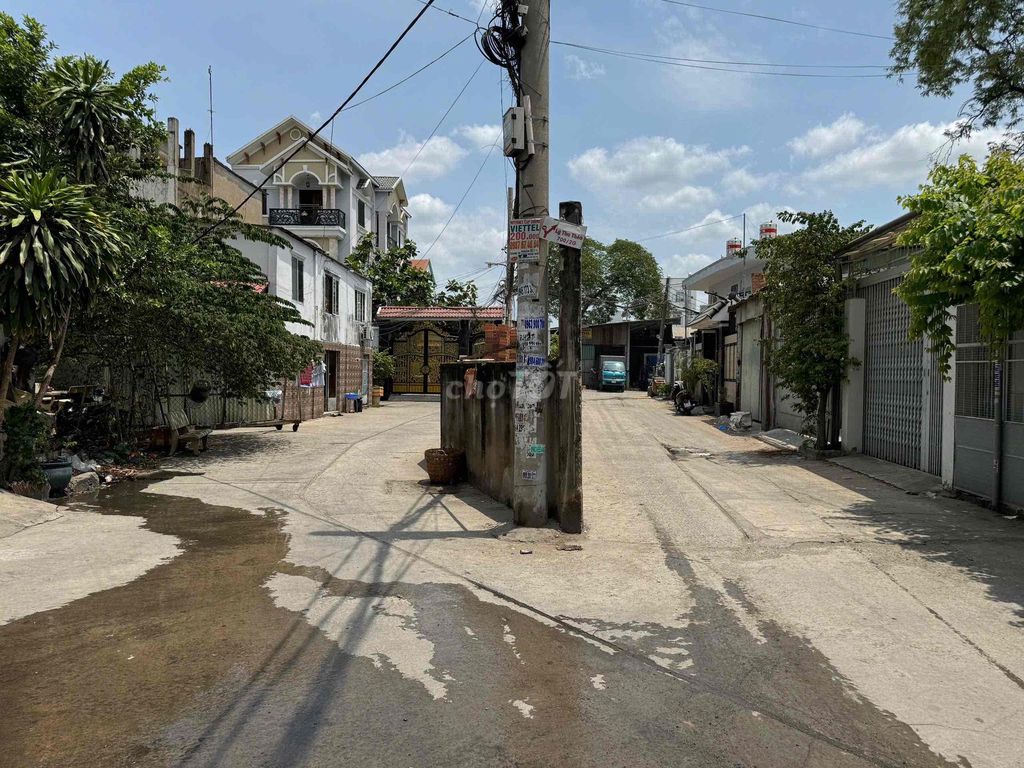 Фото 2: 🏢 Продаётся дом с фасадом в переулке для грузового транспорта — подходит под склад, офис, шоурум