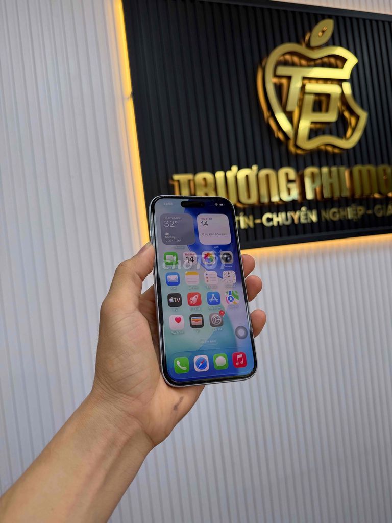 Фото 3: Apple iPhone 15 128GB Синий б/у
