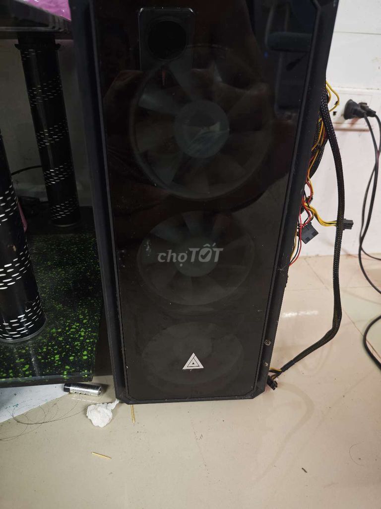 Корпус для компьютера черный 4 вентилятора Aigo VK550W