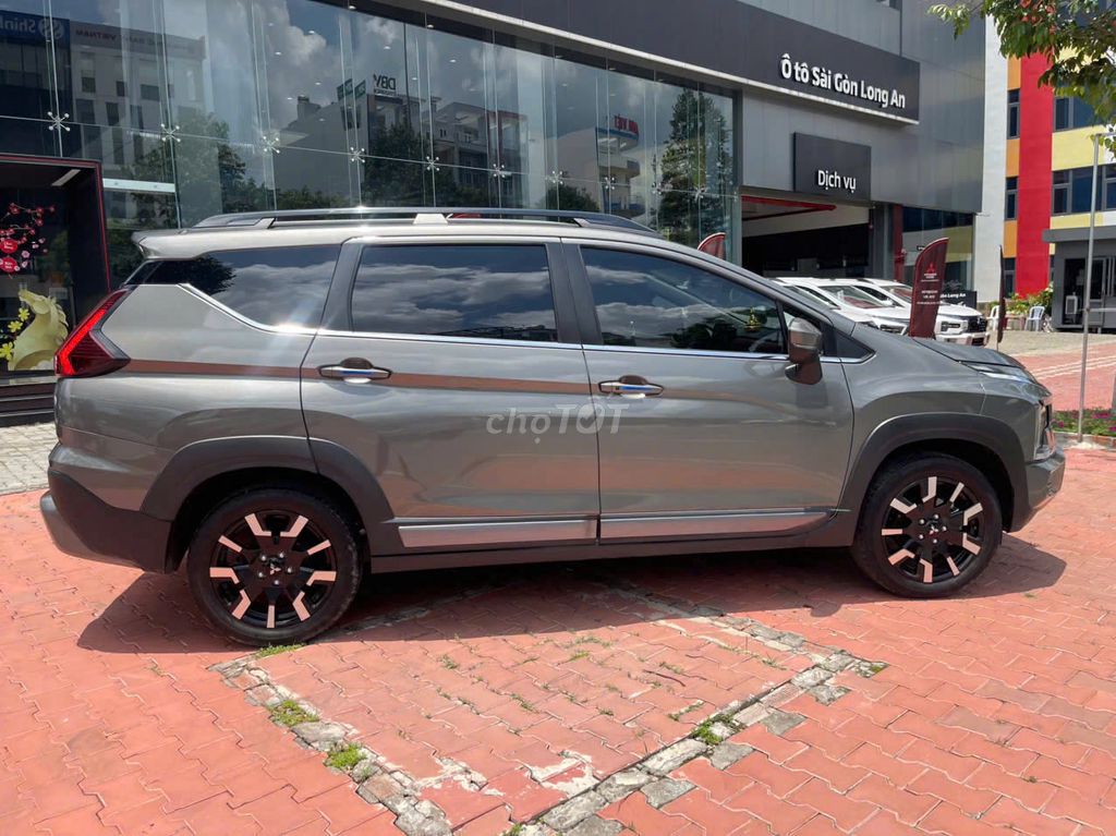 Фото 3: Mitsubishi Xpander Cross Xám - 32.000 KM