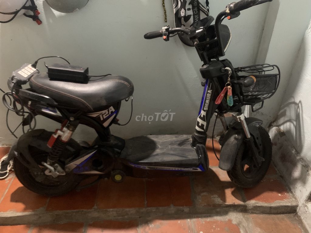 Фото 2: Электровелосипед HT Bike T12A черный