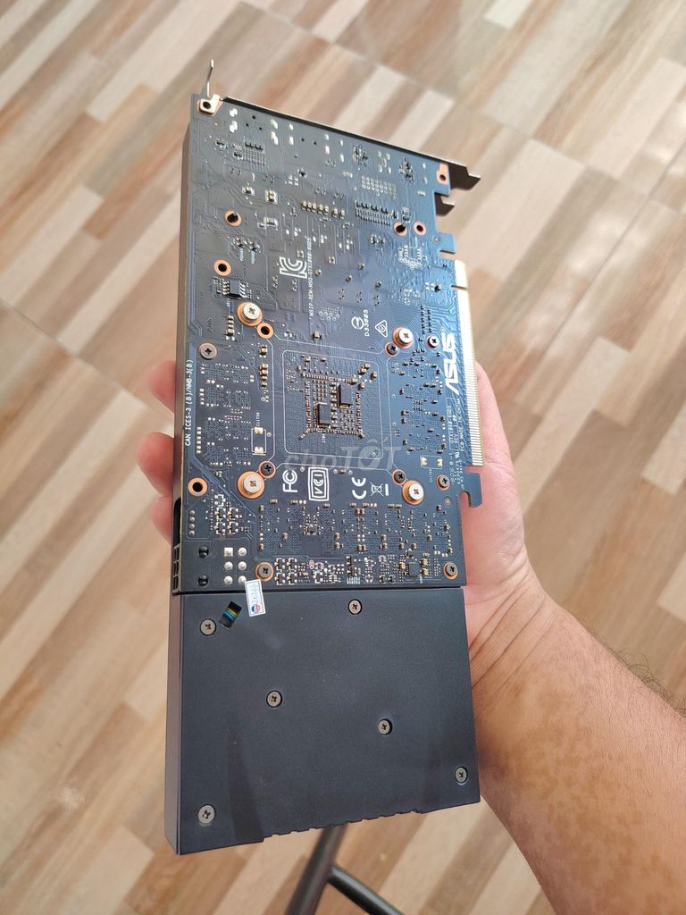 Фото 3: Видеокарта ASUS GTX 1060 6GB Black