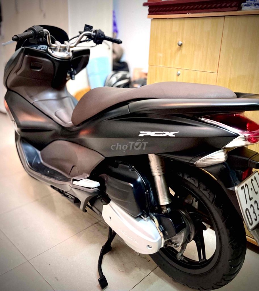 Фото 2: Honda PCX матовый чёрный, скутер