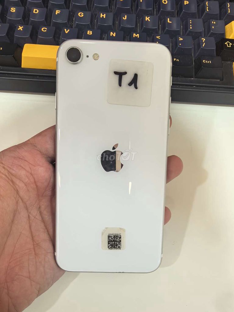 Apple iPhone SE2 64GB Белый, оригинал, состояние 99%