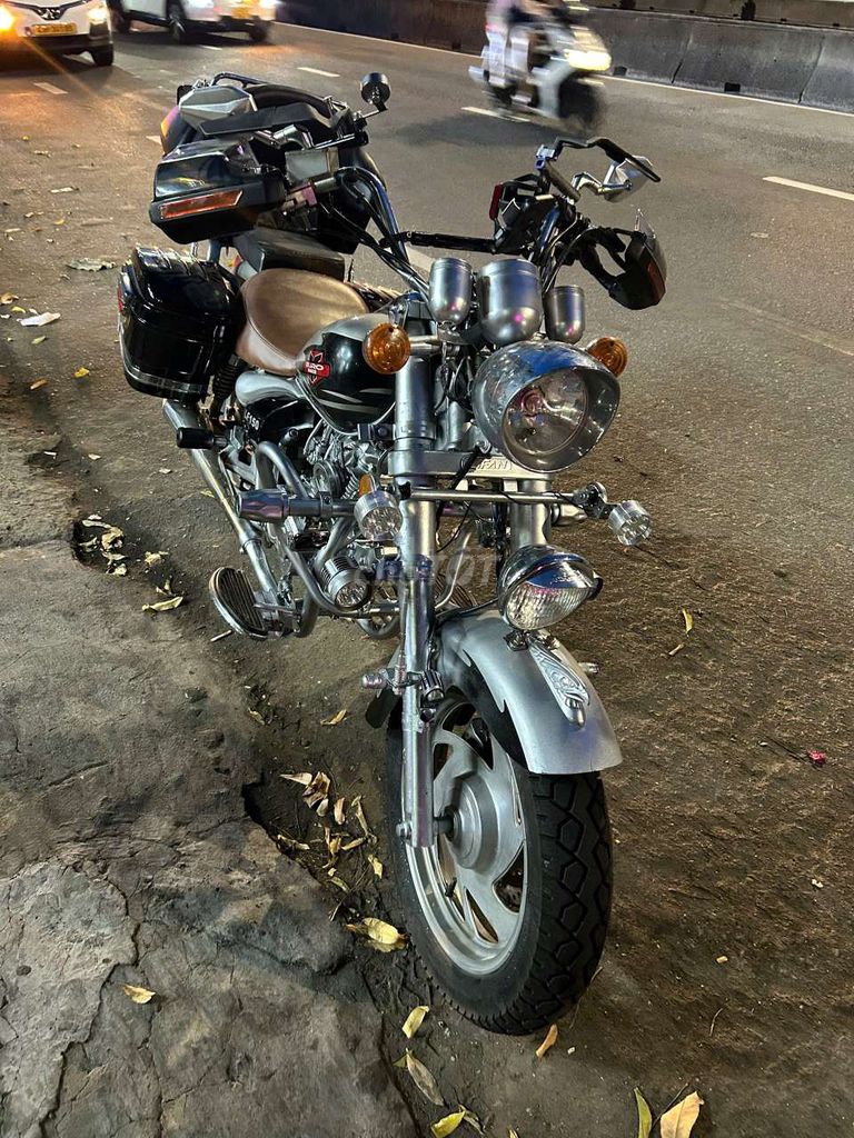 Фото 2: Xe máy Cruiser Lifan LF150 2008 Bạc, Đen