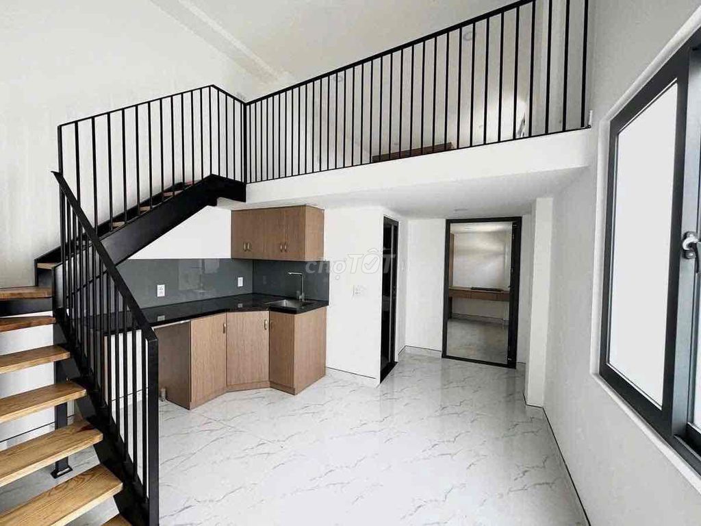 СУПЕР-ПРОСТОРНАЯ КВАРТИРА ТИПА DUPLEX ПРЯМО НА ЦЕНТРАЛЬНОЙ УЛИЦЕ РЯДОМ С VLU