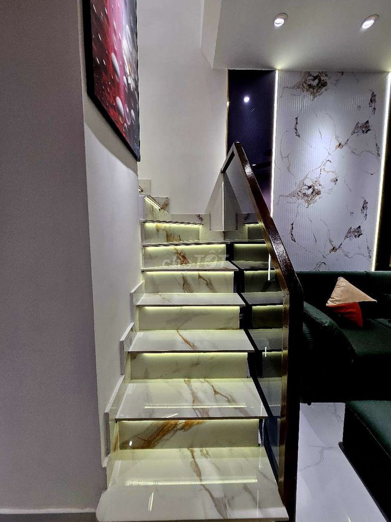 Фото 2: Красивый дом на Quang Trung, 3 спальни, переулок для автомобилей, VIP-локация