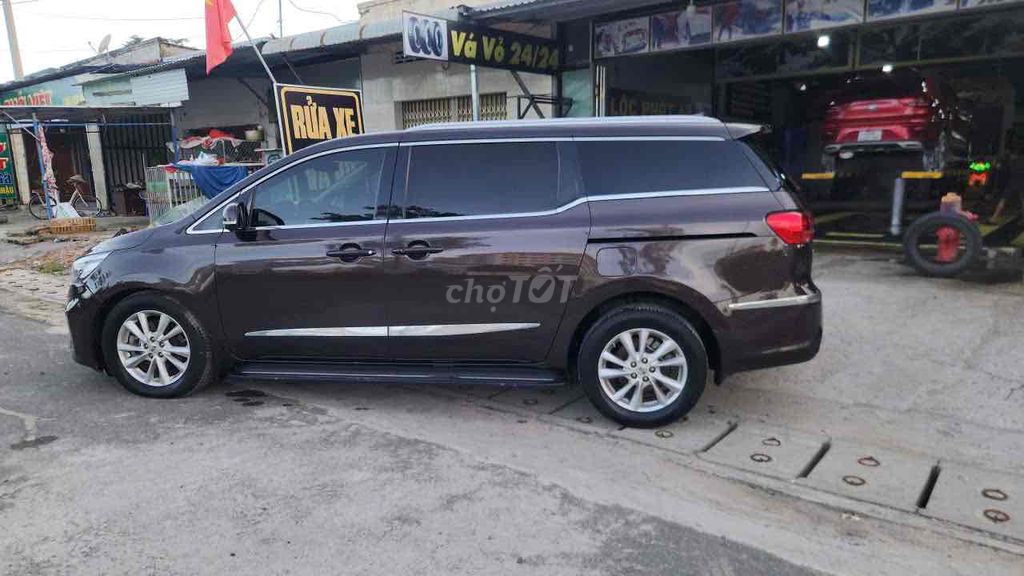 Kia Sedona 2019 Дизель, коричневый