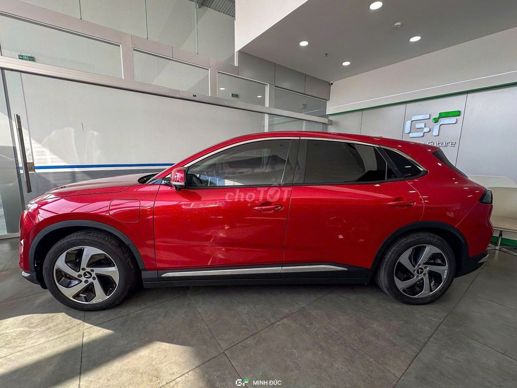VinFast VF8 ECO 2024 Красный