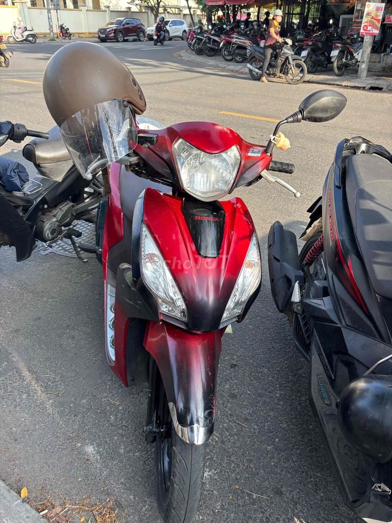 Honda Vision 2017 красный, 36000 км