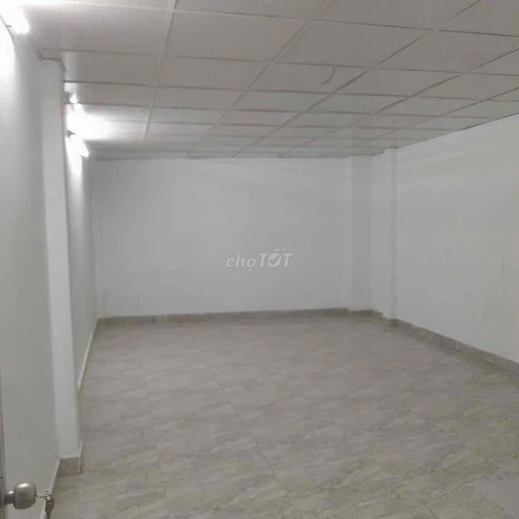 Фото 3: Сдается дом, фасад Thoại Ngọc Hầu 160м², 18 млн — рядом с жилым комплексом
