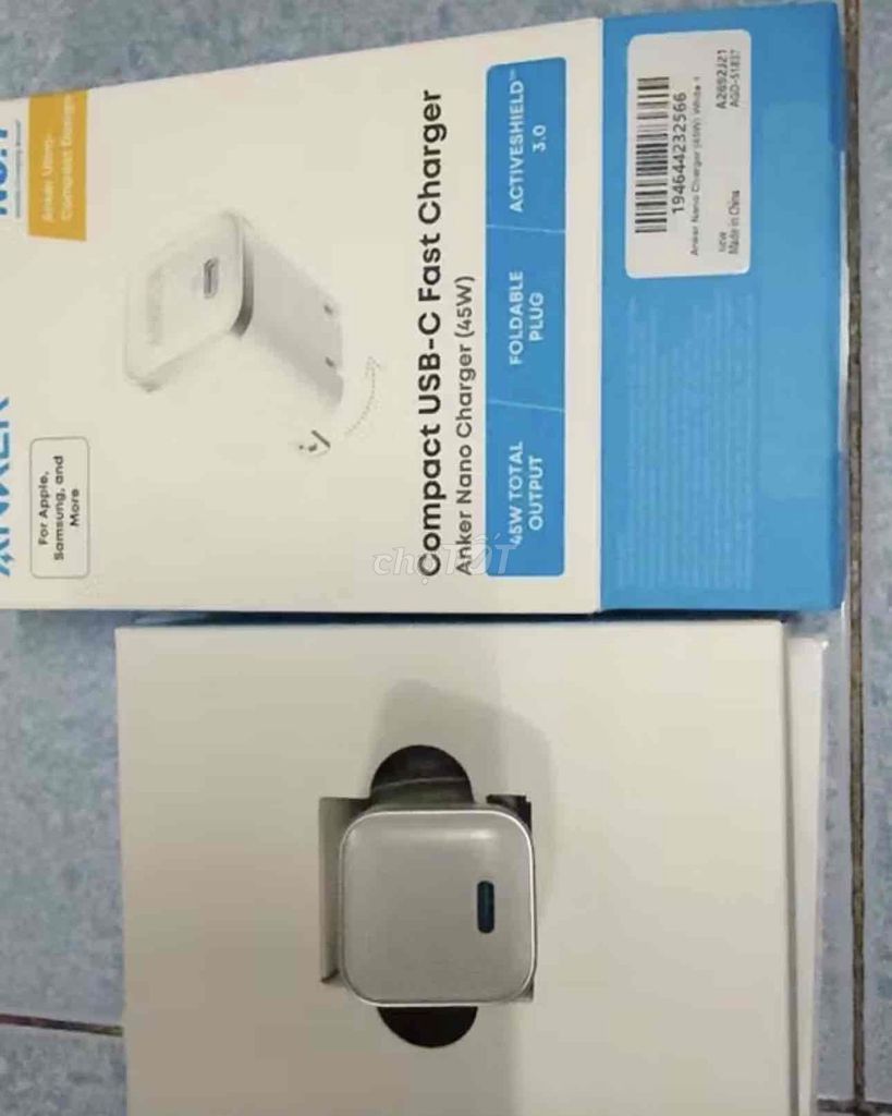 Фото 2: Зарядное устройство Anker Nano Charger 45W, белое