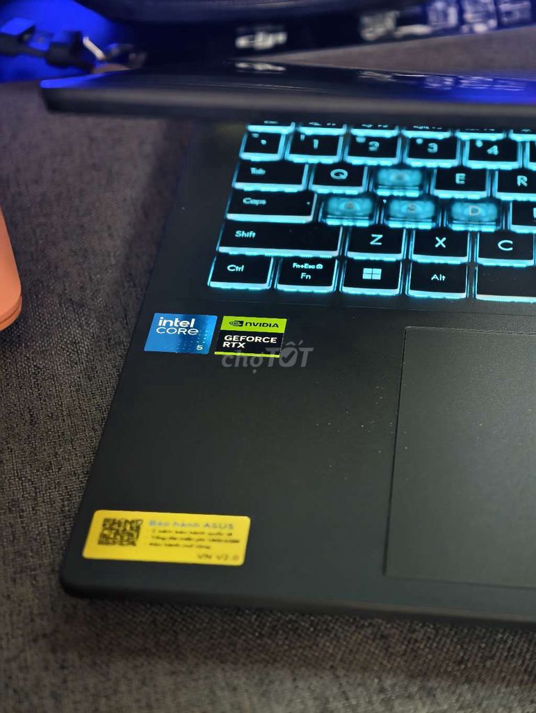 Фото 3: ASUS V16 GAMING I5 210H RTX 4050 16G/512G