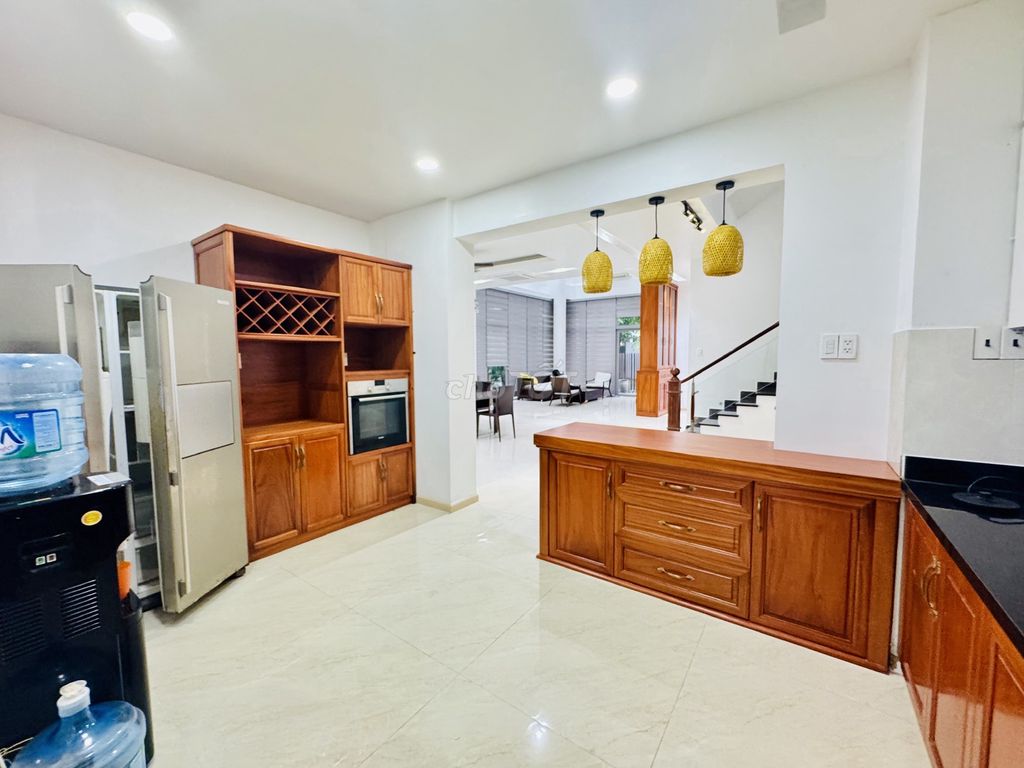 Фото 3: Отдельная вилла COMPOUND RIVIERA COVE 400м² - межрайонная зона Q9 - полностью меблирована, 5 спален