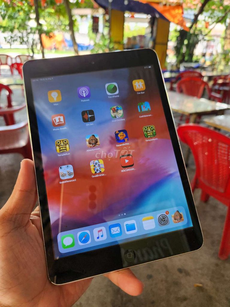 Apple iPad Mini 2 серебристый