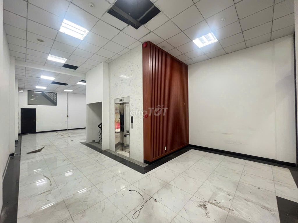 Фото 3: Сдается здание с фасадом на улице Нгуен Ван Кхой (подвал, 6 этажей, 6,5×25)