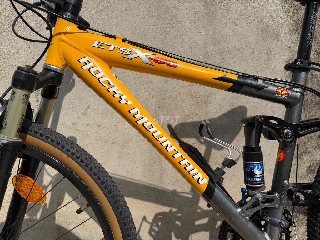 Фото 3: Горный велосипед Rocky Mountain ETS X-50 серо-желтый