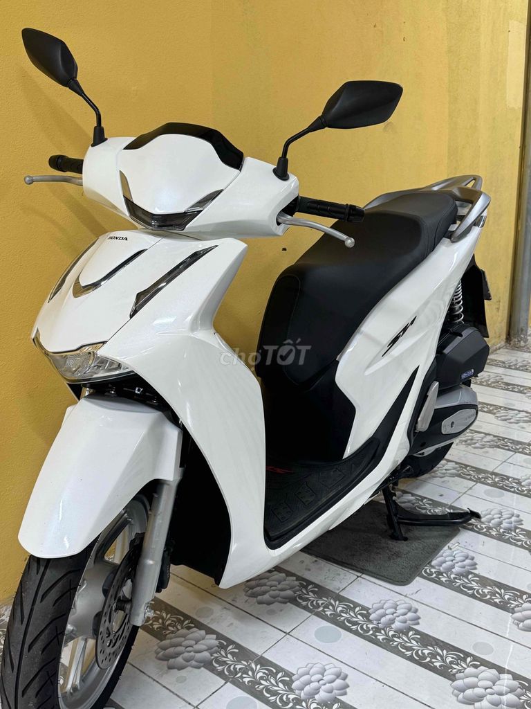 Фото 2: SH 125 đời 2026 trắng đen siêu mới 43AB-086.35