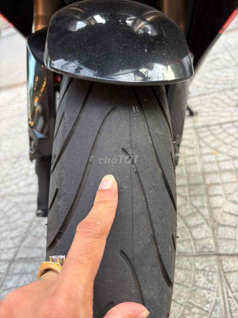 Honda CBR650R 18000 km Черный