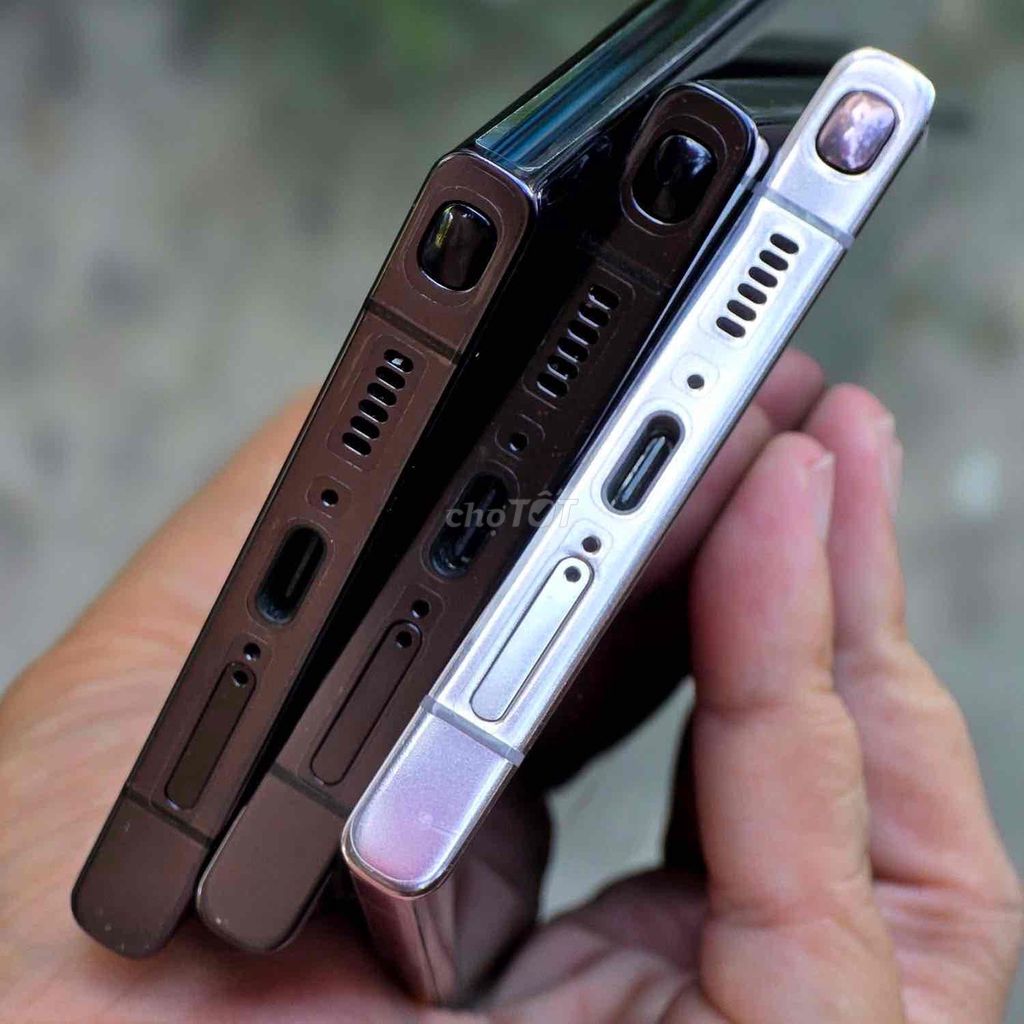 Фото 3: Samsung S23 Ultra 256GB Чёрный, Фиолетовый