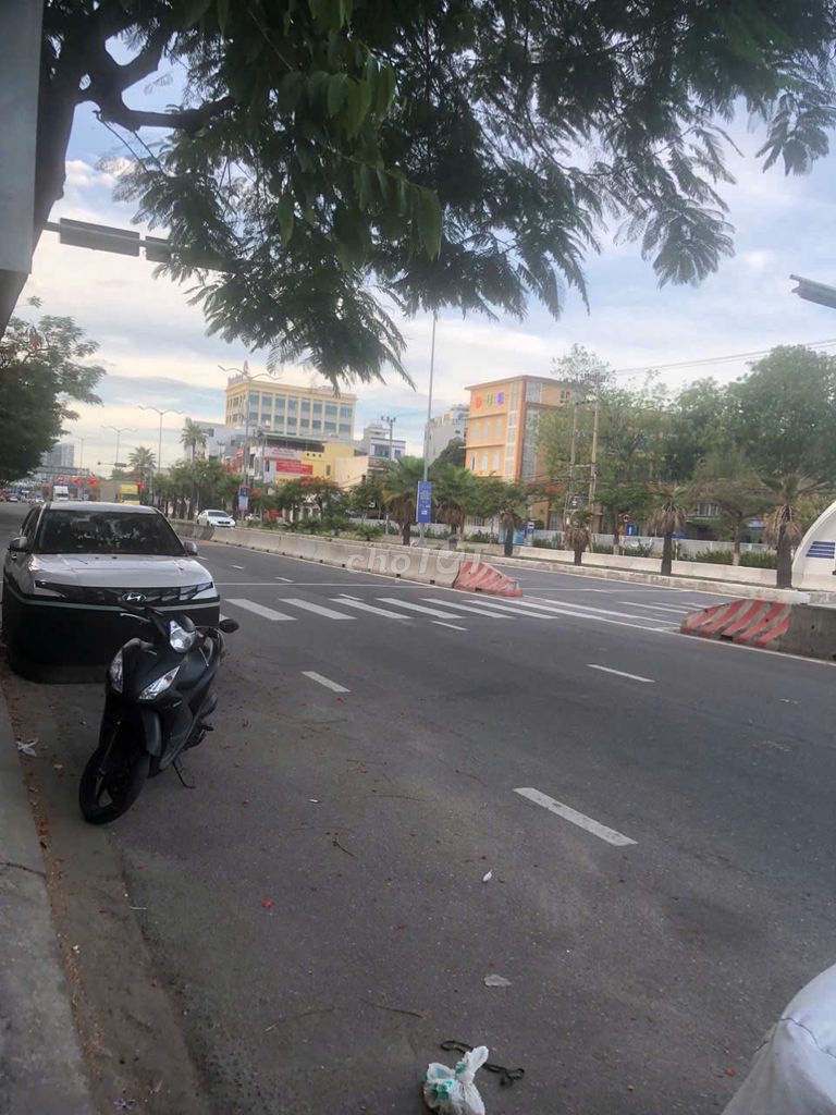 Аренда дома 3 этажа в Нгу Хань Шон, Мы Ан, рядом с Университетом экономики Дананг