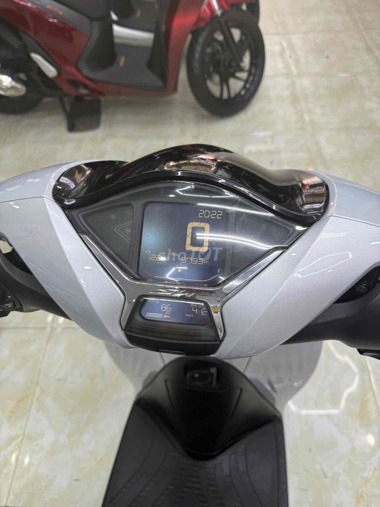 Фото 2: Honda SH 150 cbs 2022 Бак