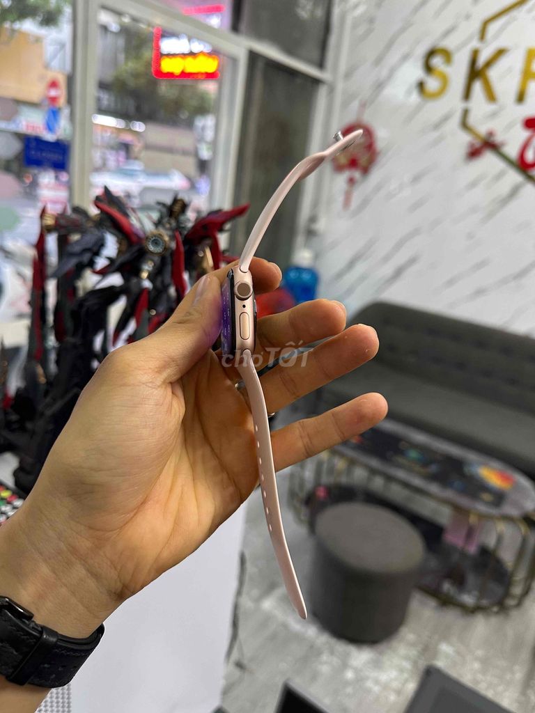 Фото 2: Apple Watch Series 6 40mm розовое золото
