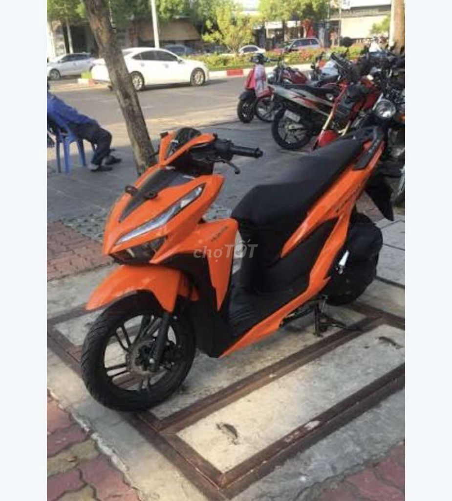 Фото 2: Honda Vario 125 2020 Оранжевый 15.000км