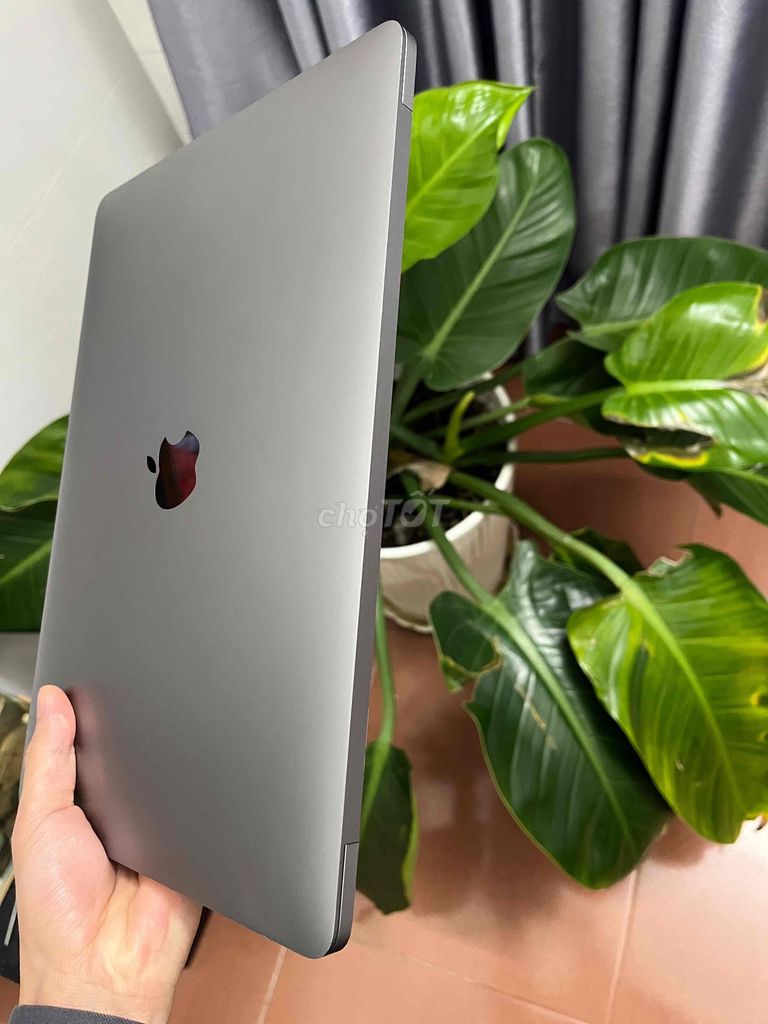 Фото 3: Apple MacBook Pro 2017 i5 16GB/256GB Серый