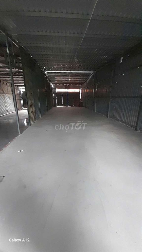 Фото 3: Склад 5x22 м, переулок для грузовиков 1/ Фан Ван Хон, рядом с заправкой 61, коммуна Ба Дьем м